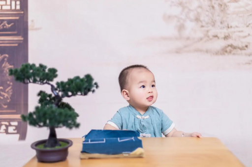 大悟三个月宝宝抬头不稳